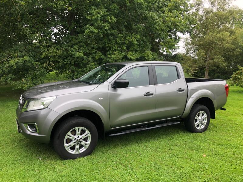 NISSAN NAVARA 2.3 dCi Acenta